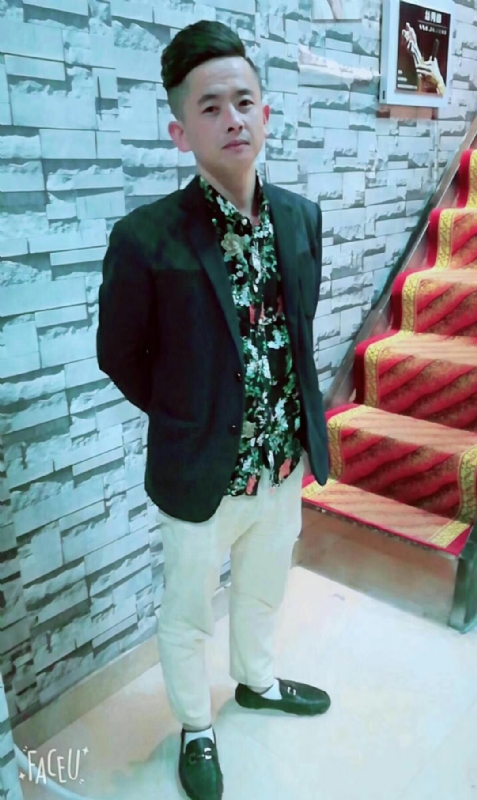 男人三十而立的第一张照片--广东认干亲服务网