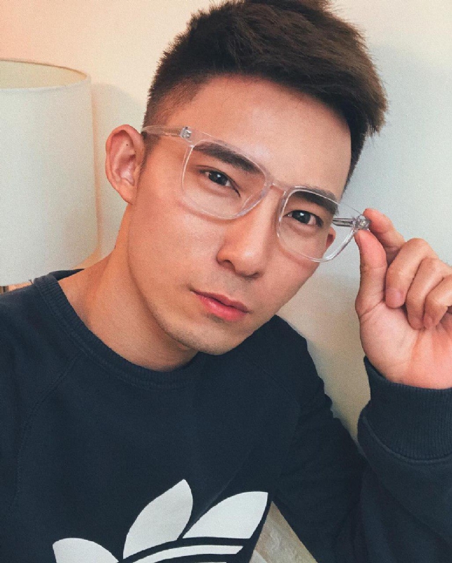 小伟的第一张照片--广东认干亲服务网