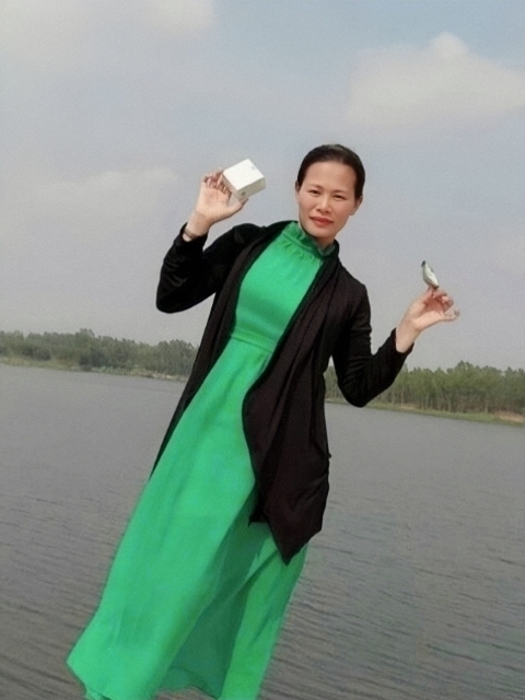 李梅的第三张照片--广东认干亲服务网