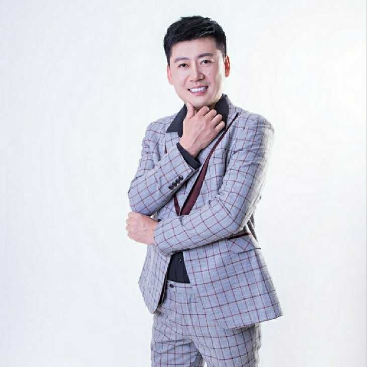 屋顶拾荒人的第一张照片--广东认干亲服务网