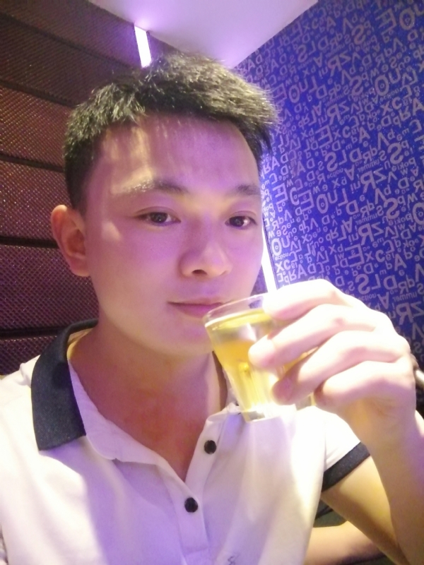 幸福的拥抱的第一张照片--广东认干亲服务网