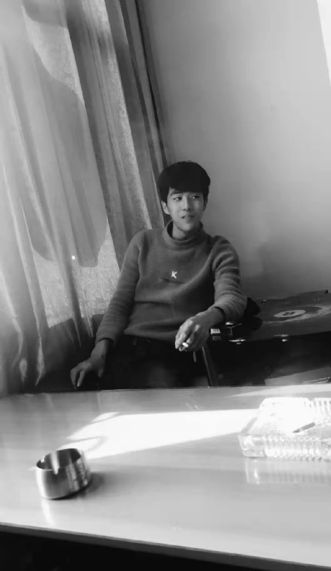 酷似小丑的第二张照片--广东认干亲服务网