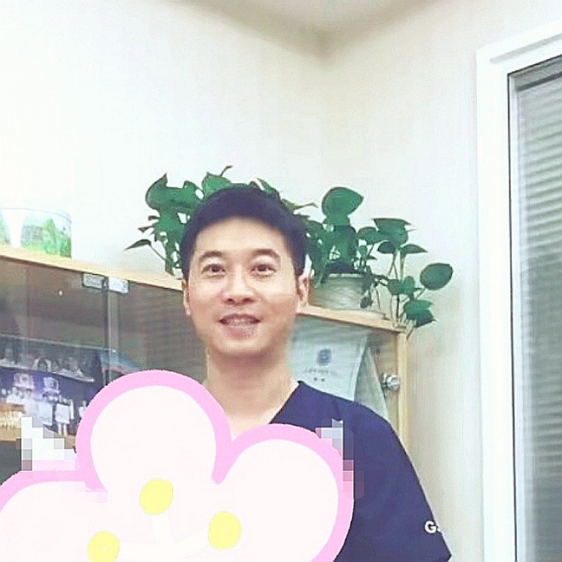 大手牵小手的第二张照片--广东认干亲服务网