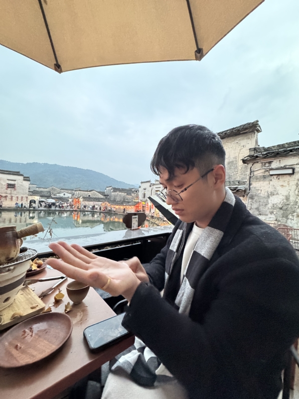 不二的第三张照片--广东认干亲服务网